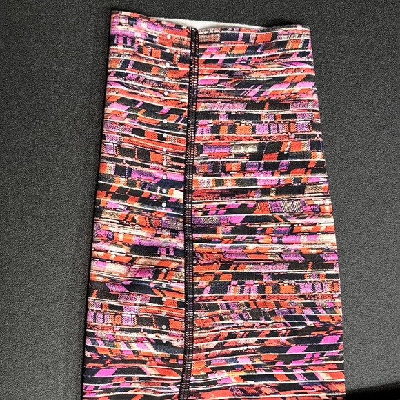 Lululemon Fast and Free Tight II 25" Nulux in Flash Pleat Orange Multi [1703] - Picture 8 of 9